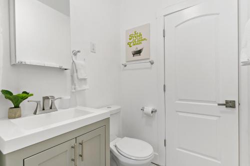 1BR Tranquil & Airy Apartment in Lincoln Square - Campbell rep