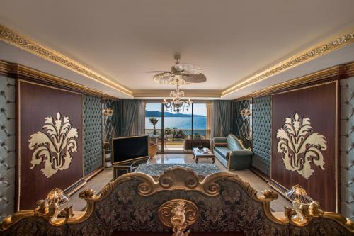 Deluxe Triple Room with Sea View