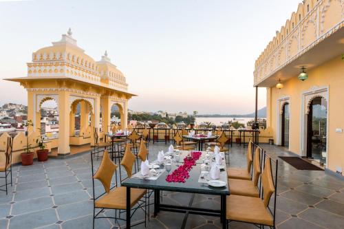 Restaurant, Bloom Boutique I Lake Pichola in Udaipur