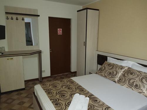 1 double bed