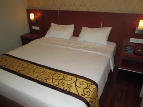 1 queen bed