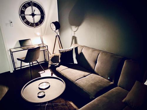 TRENDY HOUSE 193