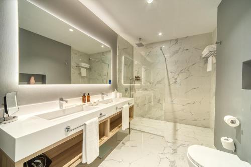 Blue Kotor Bay Premium Spa Resort - image 8