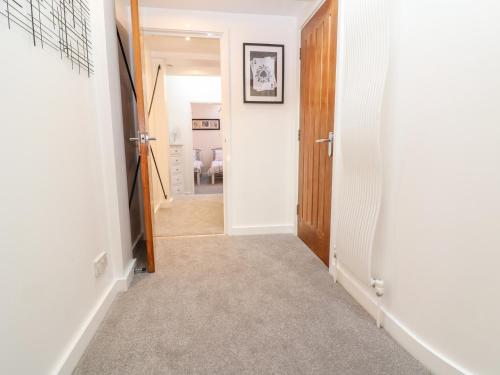 The Brown Street Apartment SALISBURY - image 5