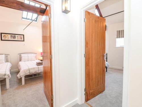 The Brown Street Apartment SALISBURY - image 2