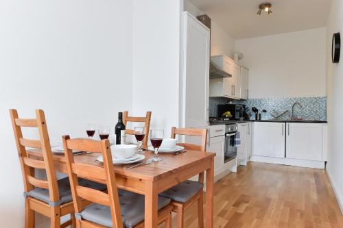 London Bridge Central Apartments - main image