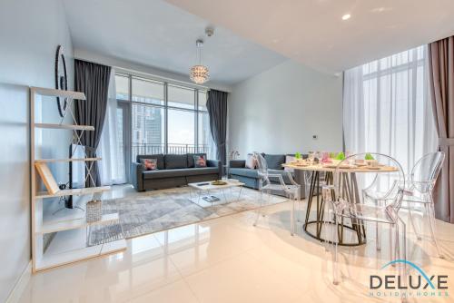 Lovely One Bedroom in Blvd Crescent Tower by Deluxe Holiday Homes