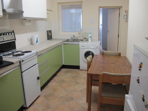St Michaels Road - image 8