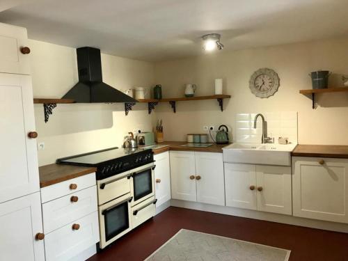 6 Bedroom House with Pool gîte à louer Parigné