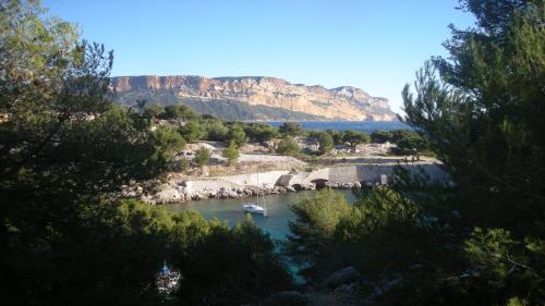 Appartement d'une chambre avec piscine partagee et jardin clos a Roquefort la Bedoule a 3 km de la plage