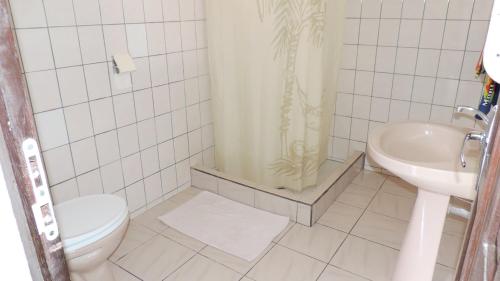 Salle de bain, Appartement d'une chambre avec wifi a Le Robert a 2 km de la plage in Le Lamentin