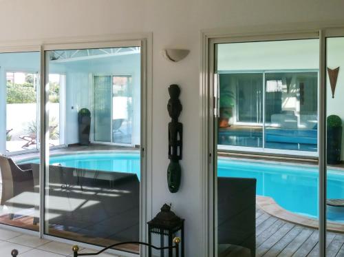 Villa with 5 bedrooms in Ghisonaccia with wonderful mountain view indoor pool enclosed garden gîte à louer Casabianda