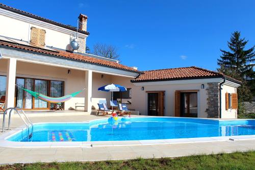 4 bedrooms villa with private pool enclosed garden and wifi at Zminj