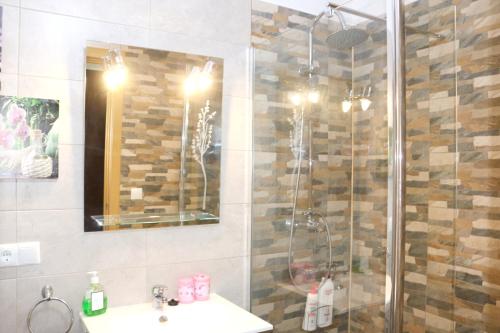 House with 3 bedrooms in Estivella 11 km from the beach - image 2