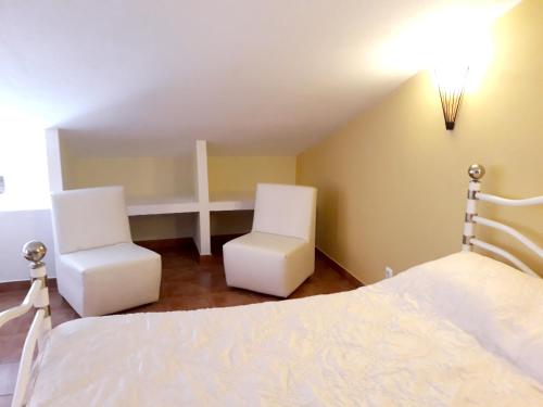 One bedroom appartement with shared pool enclosed garden and wifi at Monchique