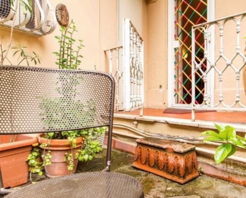 Studio in Roma with enclosed garden and WiFi - main image