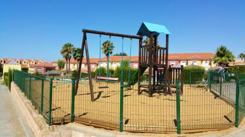 Apartment with 2 bedrooms in Islantilla with wonderful mountain view shared pool and terrace 700 m from the beach - image 7