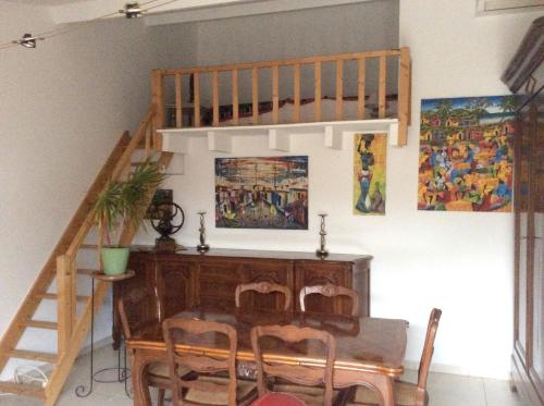 Studio in Lunel Viel with shared pool enclosed garden and WiFi 10 km from the beach - image 2