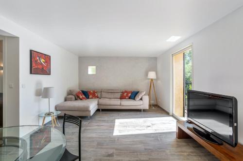 Appartement confortable à Hyères avec piscine privée - image 3