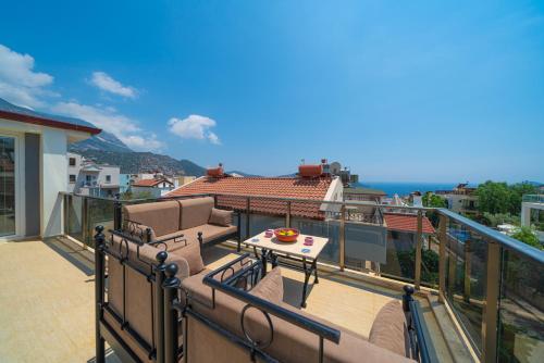 5 bedrooms villa with sea view private pool and terrace at Kalkan 1 km away from the beach