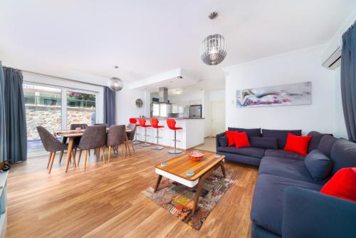 5 bedrooms villa with sea view private pool and terrace at Kalkan 1 km away from the beach