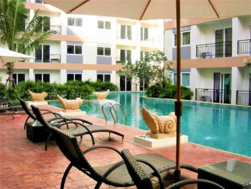 8th floor pool view condo at Park Lane Resort