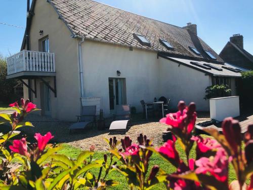 Pear Cottage 2 bedroom pool near Mont St Michel gîte à louer Les Biards