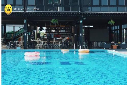 Swimming pool, SR Residence Hotel in Phetchabun