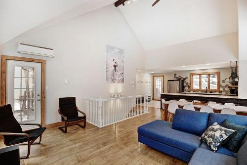 Chalets Alpins- 4 Chemin des Montagnards in Stoneham (QC)