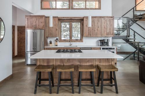 Wildridge Chalet - image 2