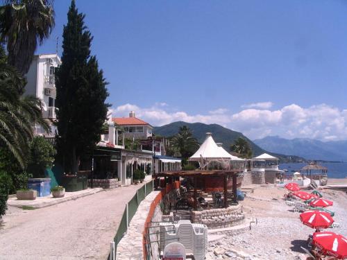 Beach, Apartmani Konjevic - Savina in Savina Monastery