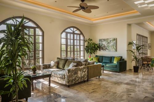 Shared lounge/TV area, La Signora Hotel in Kefalonia