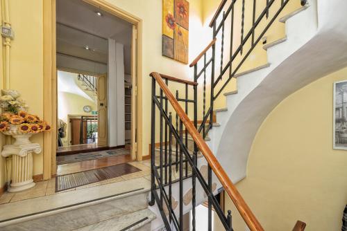 Entrance, A Vinicius Et Mita Guest House in San Giovanni