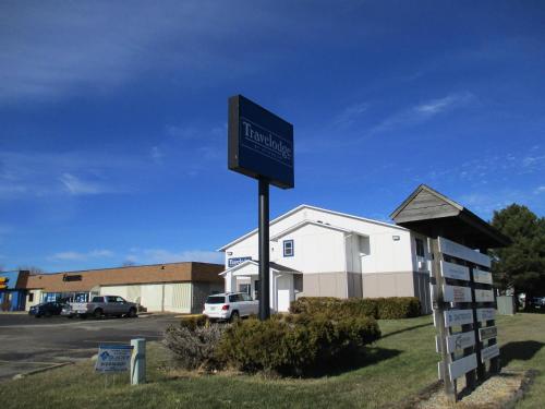 Travelodge by Wyndham Redwood Falls