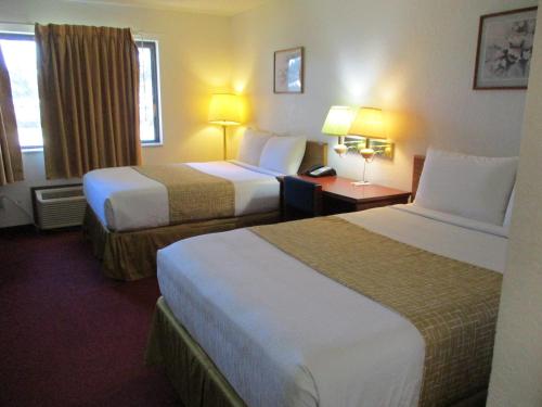 Travelodge by Wyndham Redwood Falls