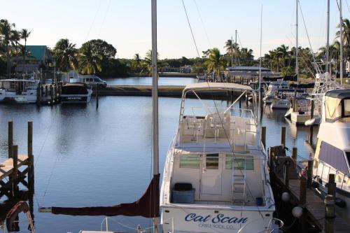 Latitude 26 Waterfront Boutique Resort - Fort Myers Beach