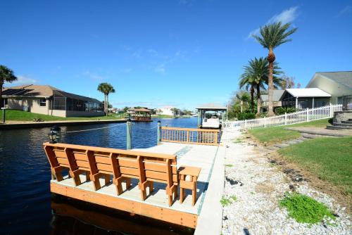 PARADISE POINT Water Front Pool Home - Bring your fishing gear and kayaks - image 5