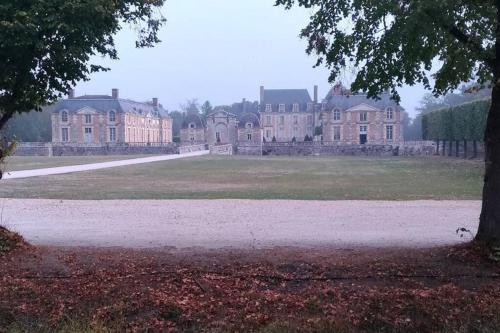 F2 au pied du château et à 15min de Center Parc - Location saisonnière - La Ferté-Saint-Aubin