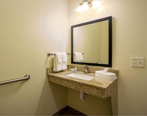 Cobblestone Inn & Suites - Brookville