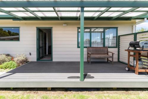 Sunrise Getaway - Rotorua Holiday Home - Ohinemutu