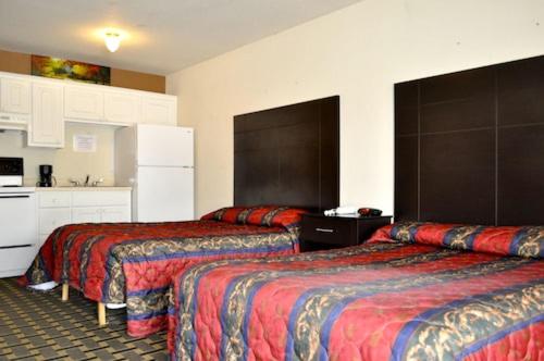 2 queen beds