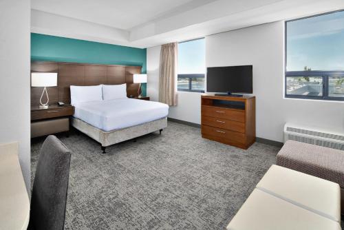 Staybridge Suites Irvine - John Wayne Airport, an IHG Hotel