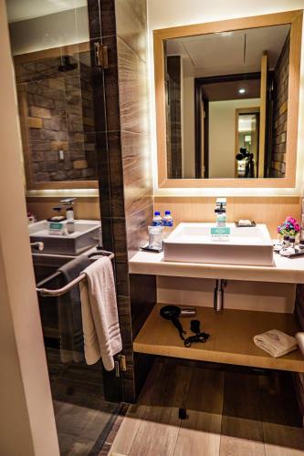 room detail thumbnail 1