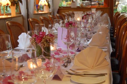 ห้องอาหาร, Hotel- Restaurant Poststuben in เบนส์ไฮม์