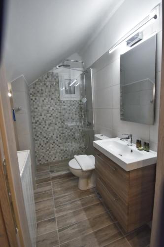 Window to...Acropolis! - image 9