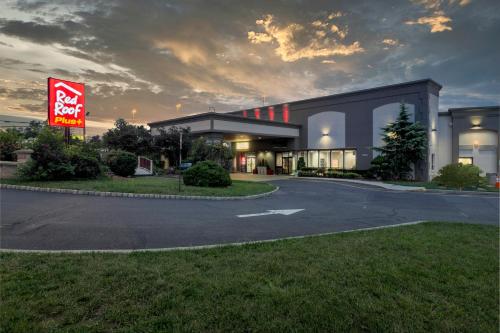 Red Roof Inn PLUS Newark Liberty Airport - Carteret in Carteret, USA