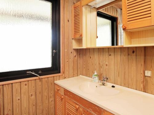 Three-Bedroom Holiday home in Blåvand 14 - image 7