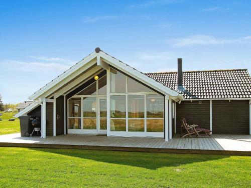  Three-Bedroom Holiday home in Storvorde 6 in Egense