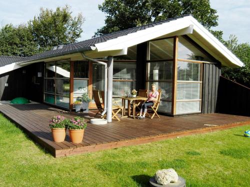  6 person holiday home in Esbjerg V, Pension in Hjerting