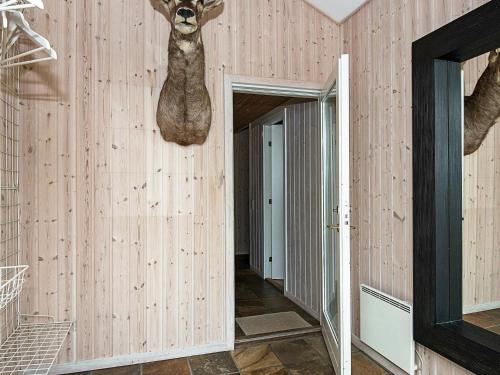 Five-Bedroom Holiday home in Blavand 14